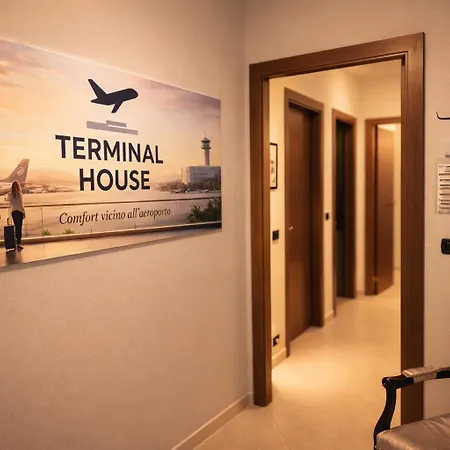 아파트 Terminal House